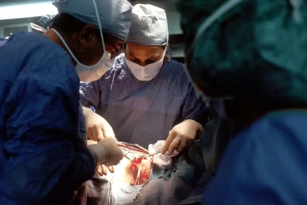 What can be mistaken for thoracic outlet syndrome?
