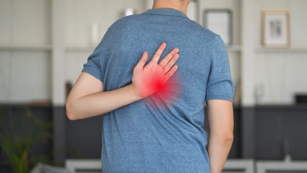 Pain in the Back Near the Lungs: Is It Muscle, Ribs, or Something Else? 1 Back Pain near Lungs