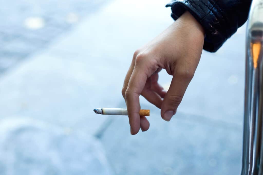 Can Either Smoking or Vaping Lead to a Collapsed Lung? 2 How Smoking Cigarettes Damages the Lungs